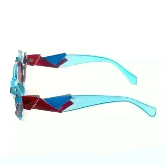 Artsy Retro 50s Exaggerated Cat Eye Blue Sunglasses with Crystal Gem Cut Accents - Picture 4 of 8